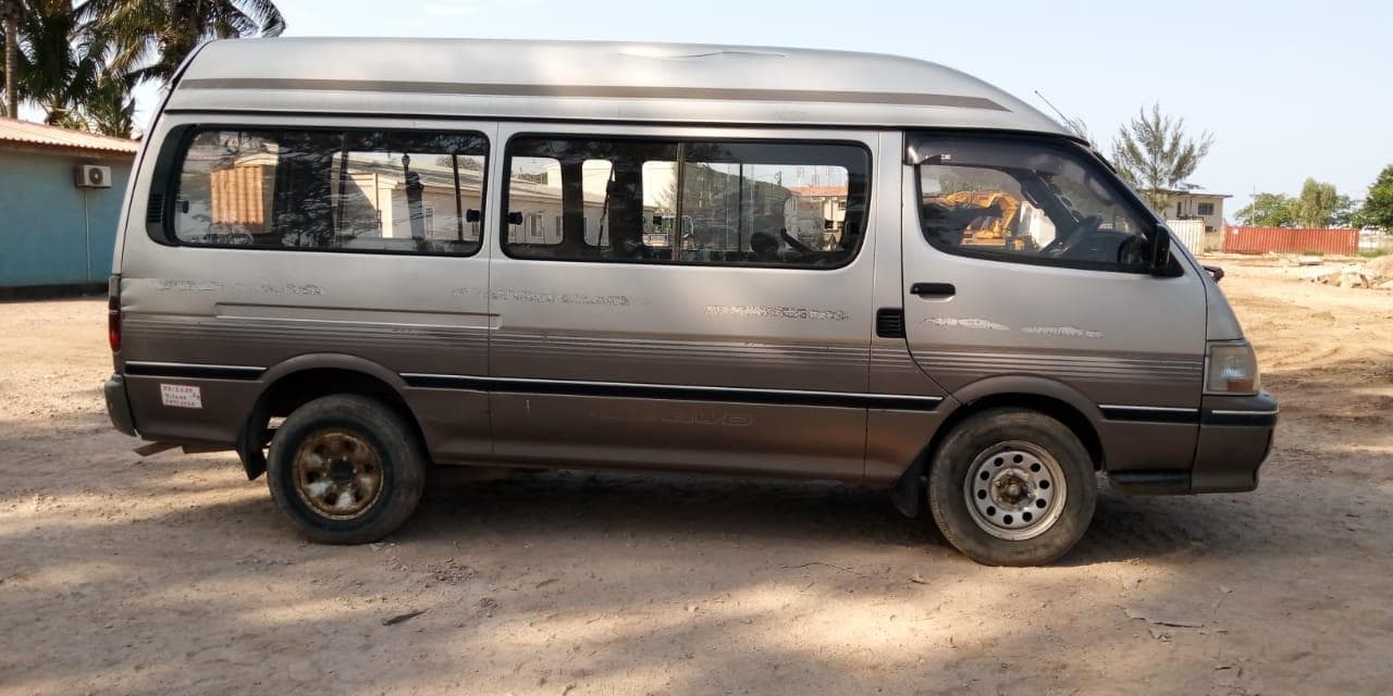 Toyota Hiace · — imagen 2