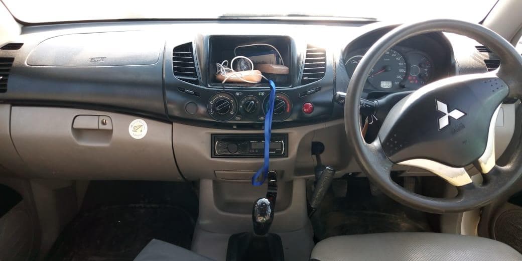Mitsubishi L200 · — imagem 12