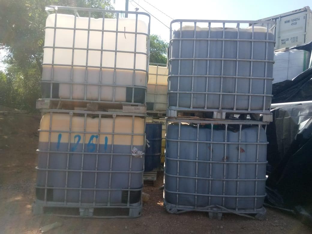 Tanques plásticos de água · — imagen 2