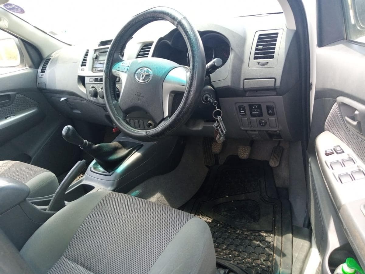 Viatura Toyota Hilux D4D · — imagem 10