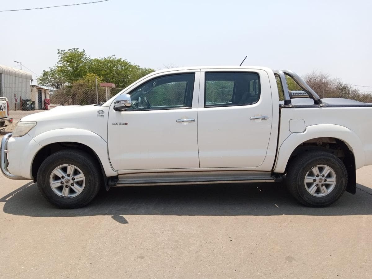 Viatura toyota hilux · — imagem 3