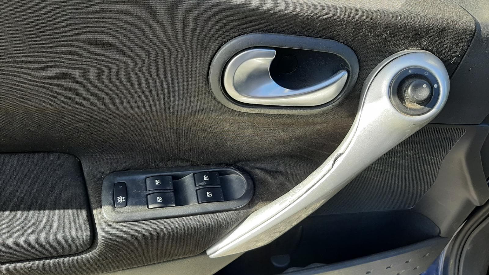 Renault Mégane 1.5 DCI · Ano 2004 — image 24