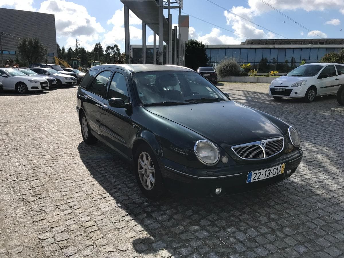 Lancia Lybra 1.9 JTD · Ano 2000