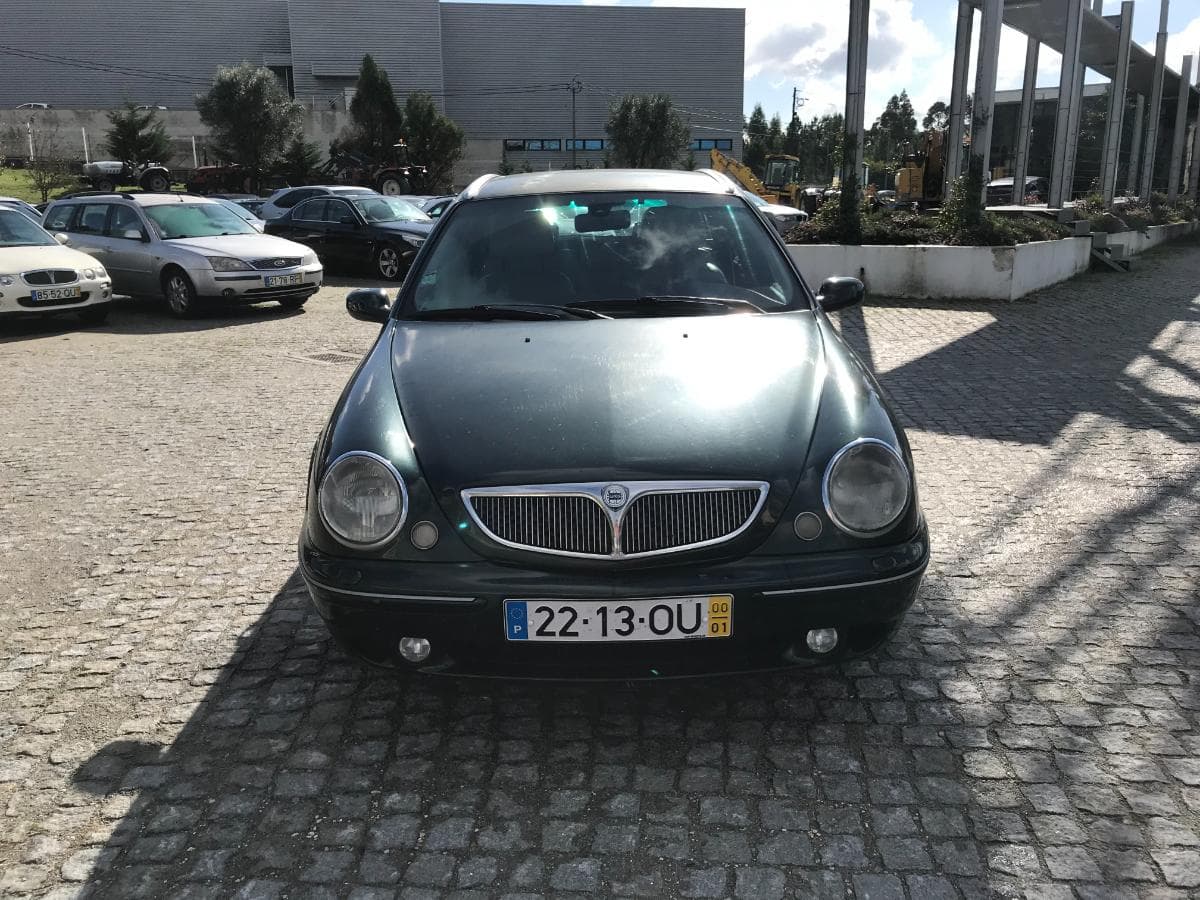 Lancia Lybra 1.9 JTD · Ano 2000 — imagem 2