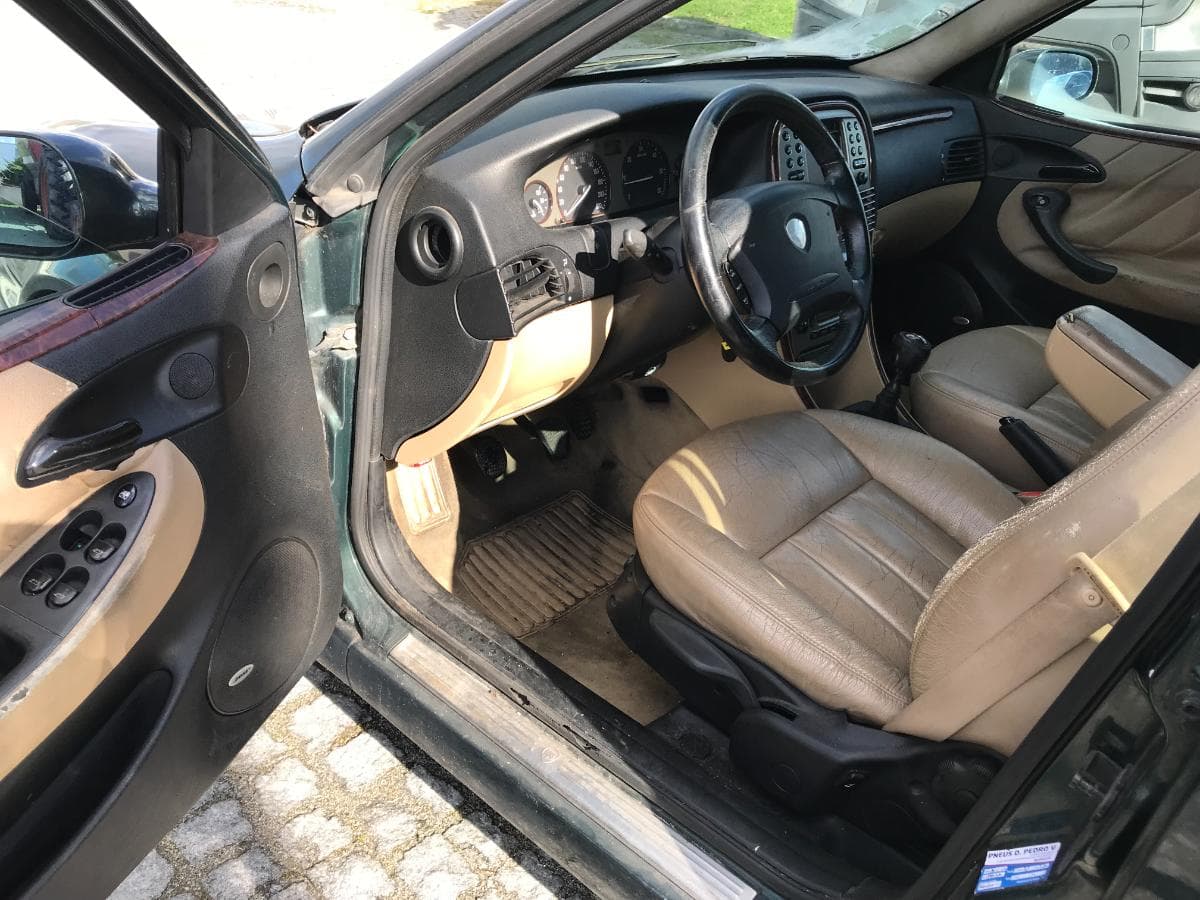 Lancia Lybra 1.9 JTD · Ano 2000 — imagem 18