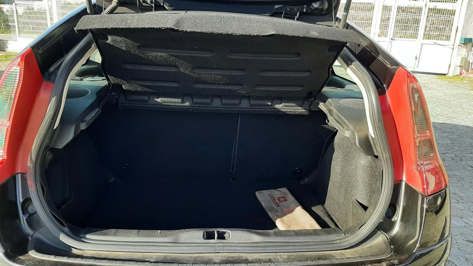 Citroën C4 1.6 HDI · Ano 2005 — imagen 8