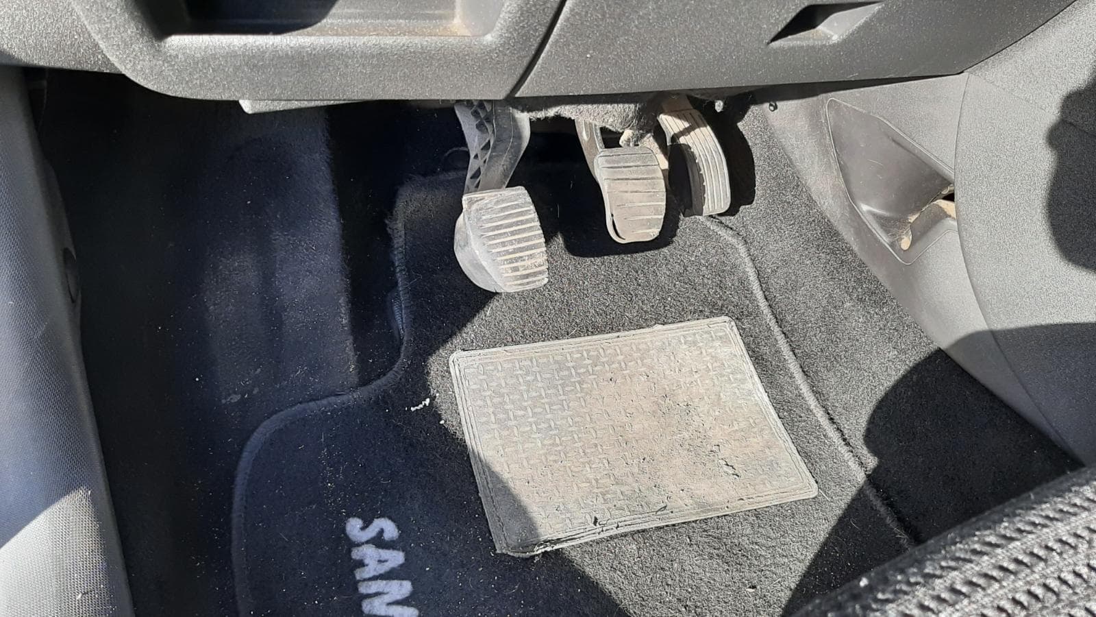 Citroën C4 1.6 HDI · Ano 2005 — imagen 22