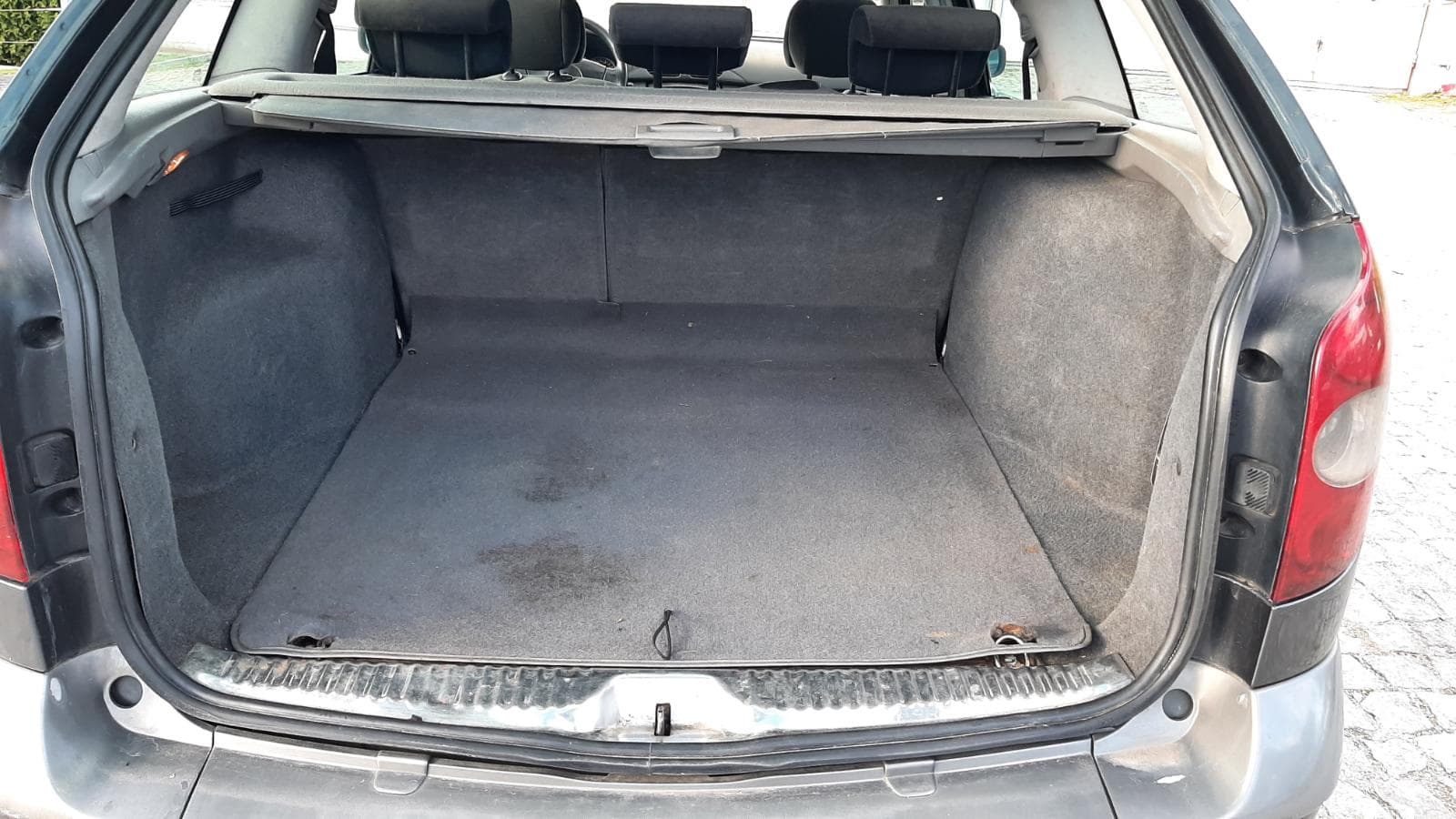 Renault laguna 1.9 DCI · Ano 2004 — imagen 8
