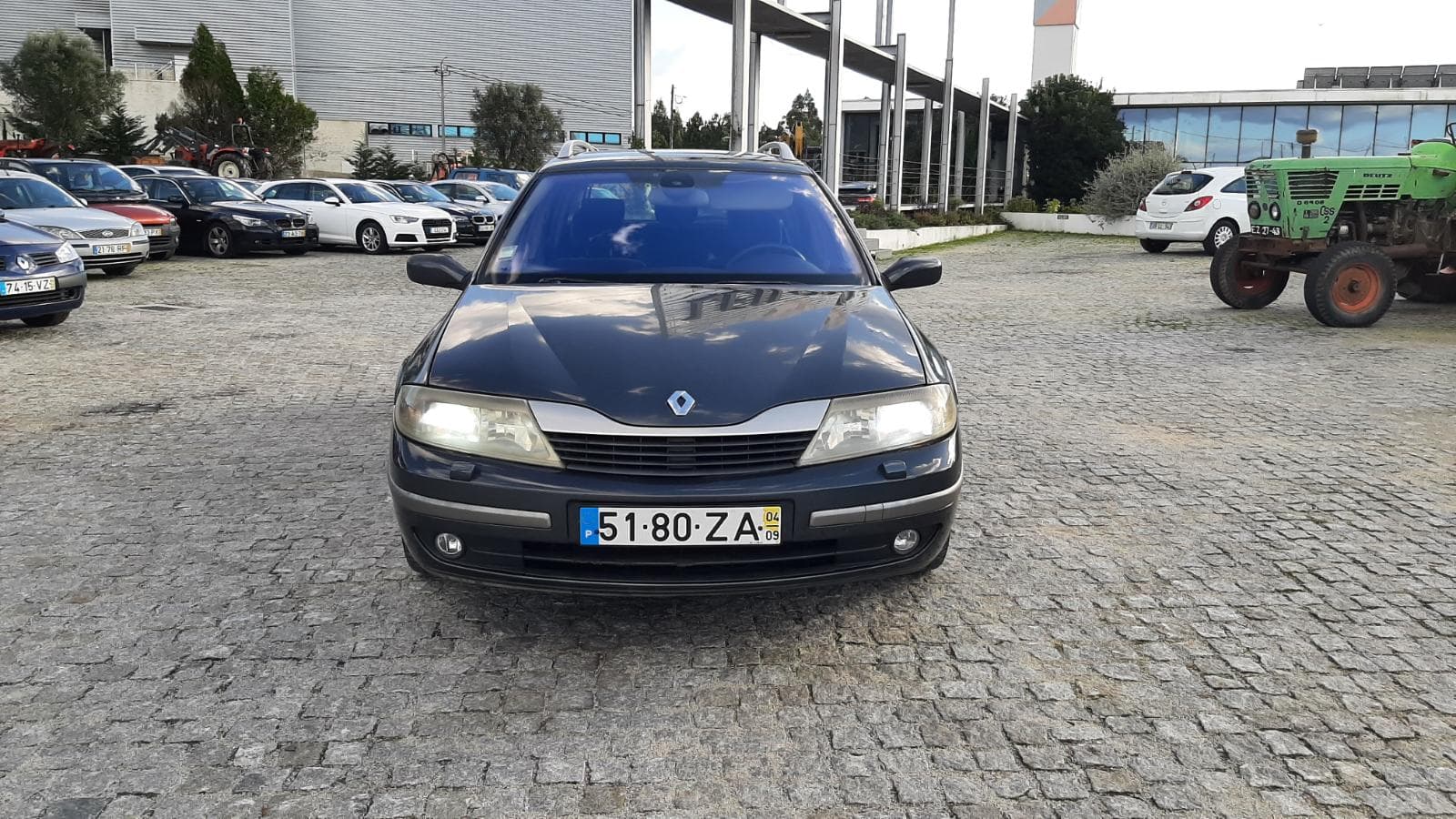 Renault laguna 1.9 DCI · Ano 2004 — imagen 2