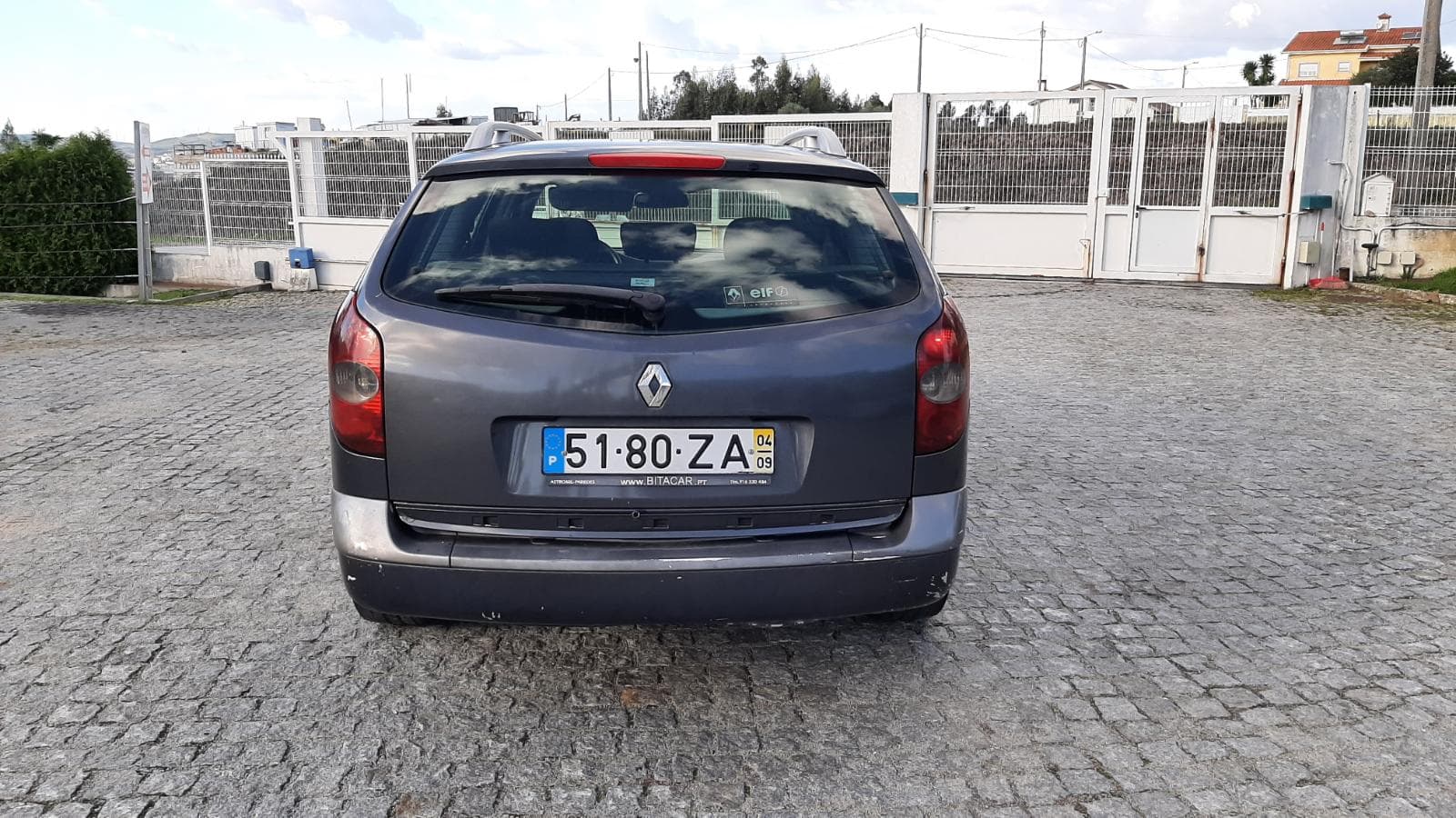 Renault laguna 1.9 DCI · Ano 2004 — imagen 7