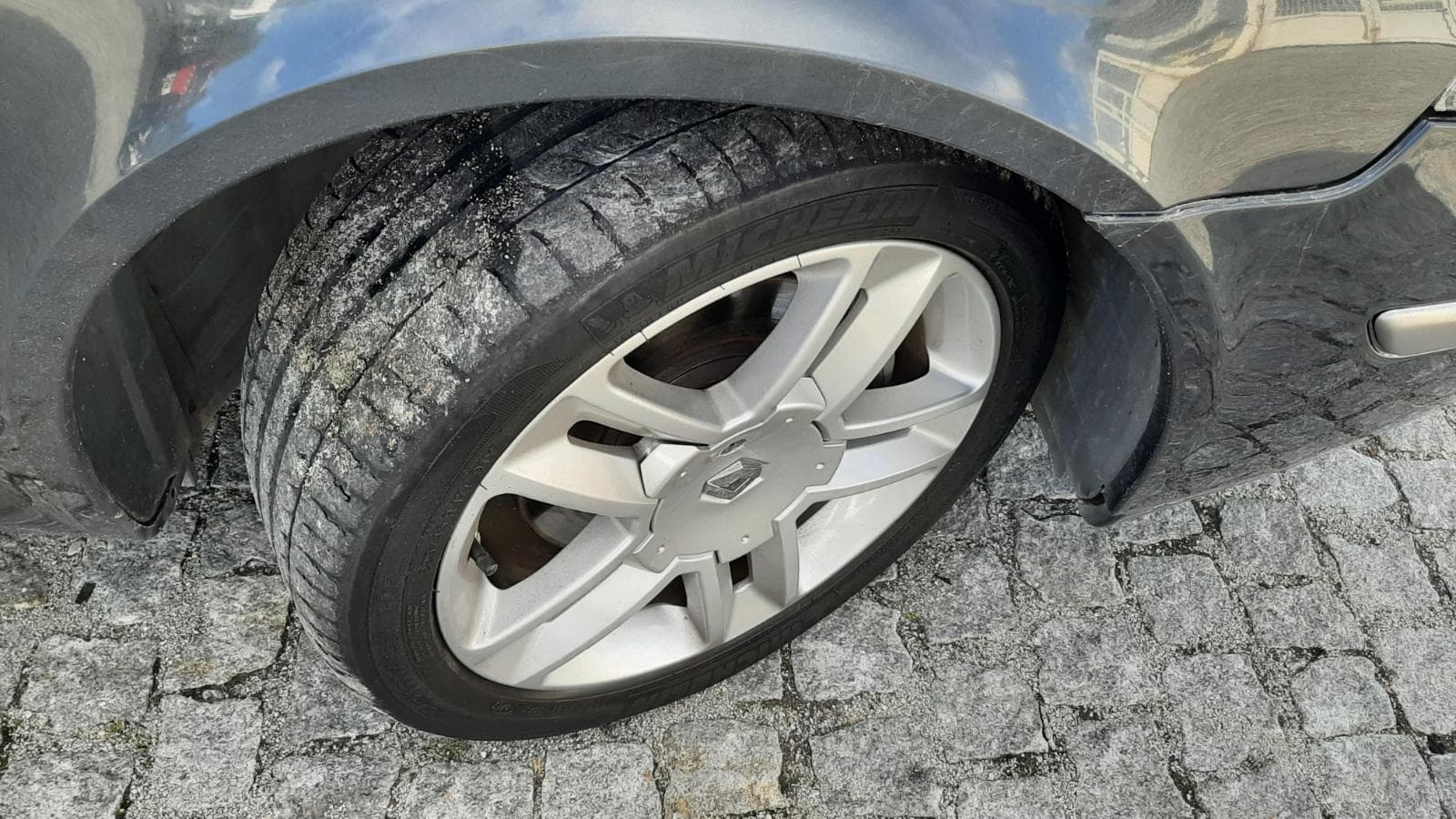 Renault laguna 1.9 DCI · Ano 2004 — imagen 14
