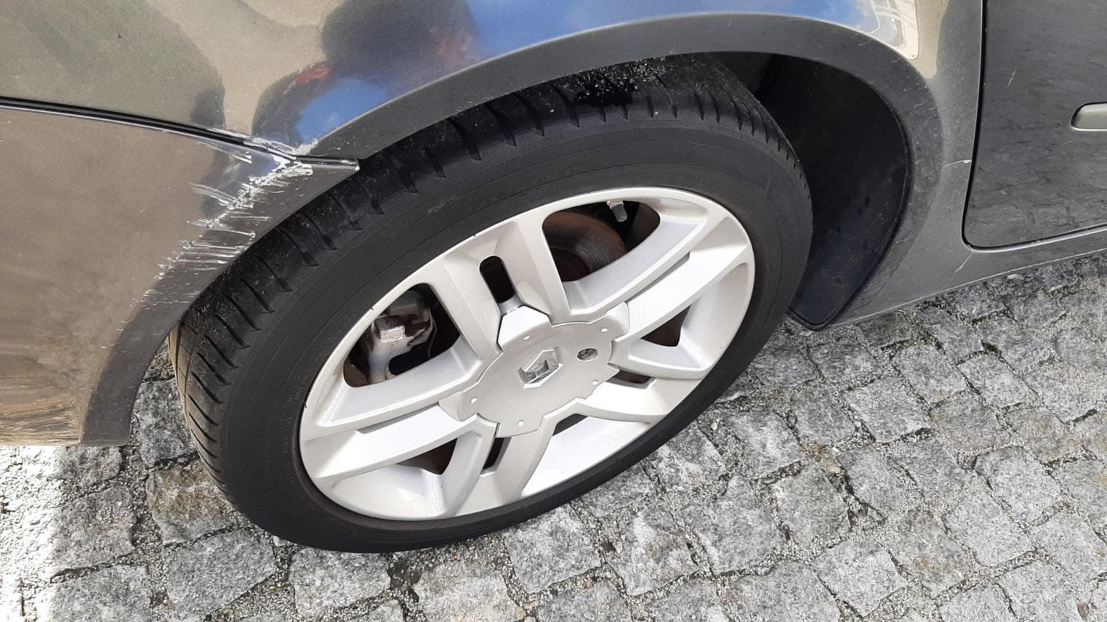 Renault laguna 1.9 DCI · Ano 2004 — imagen 15