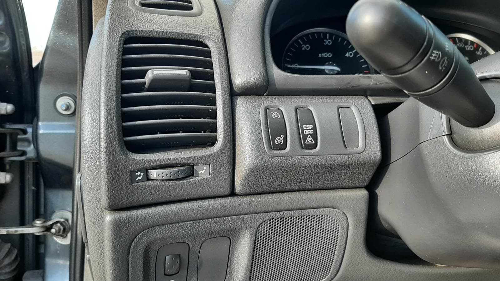 Renault laguna 1.9 DCI · Ano 2004 — imagen 21
