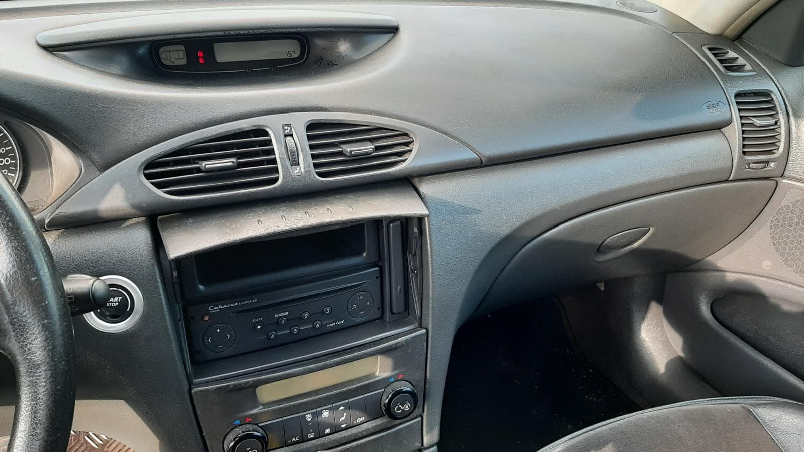 Renault laguna 1.9 DCI · Ano 2004 — imagen 22