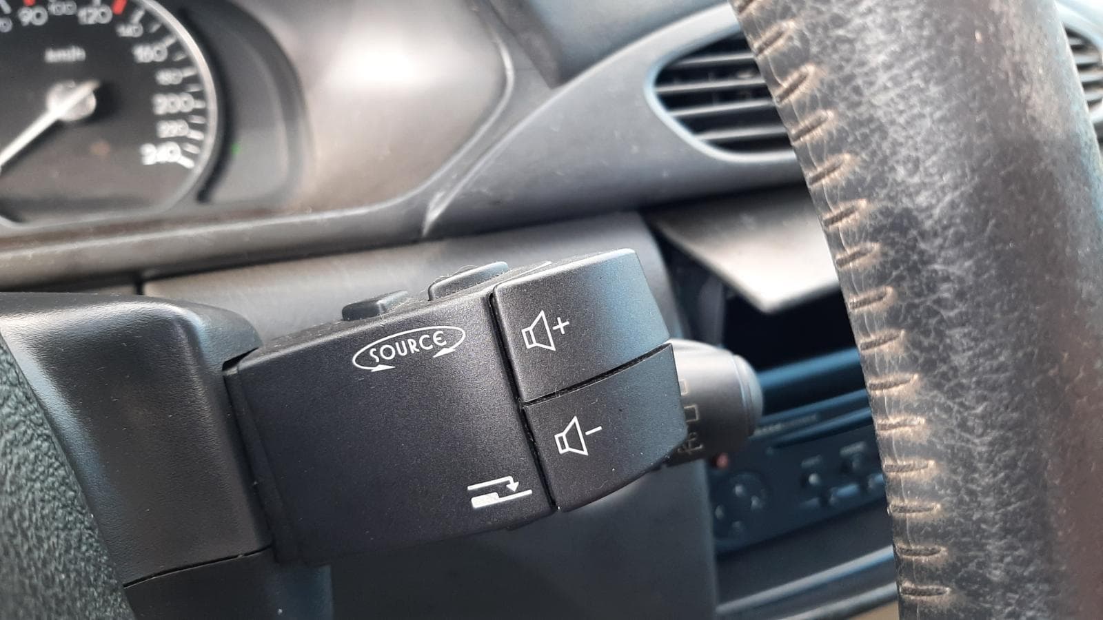 Renault laguna 1.9 DCI · Ano 2004 — imagen 25