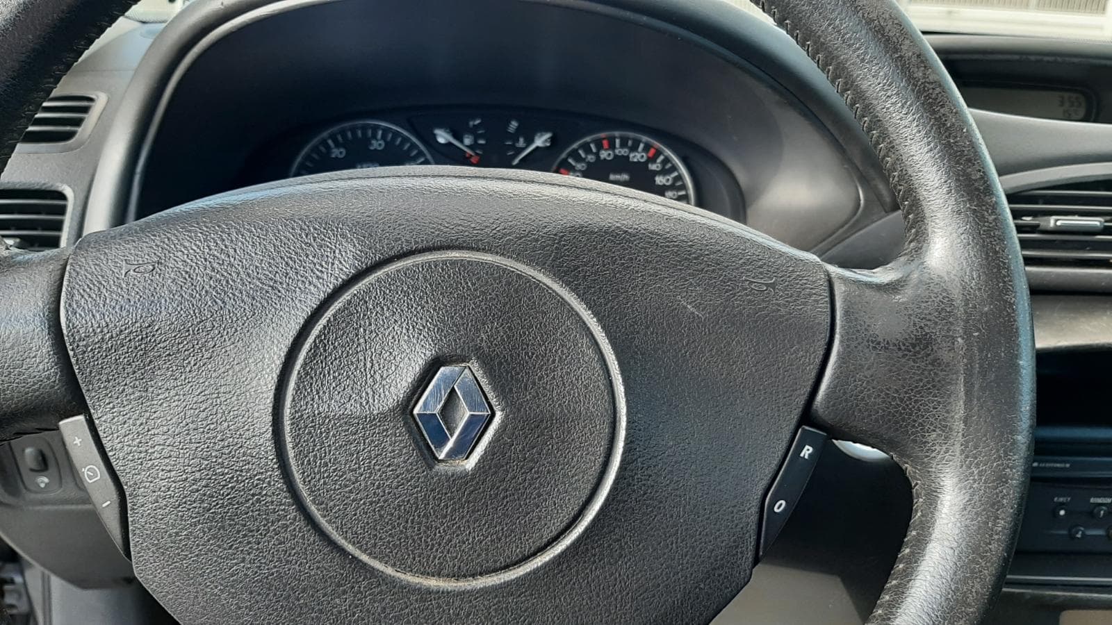 Renault laguna 1.9 DCI · Ano 2004 — imagen 26