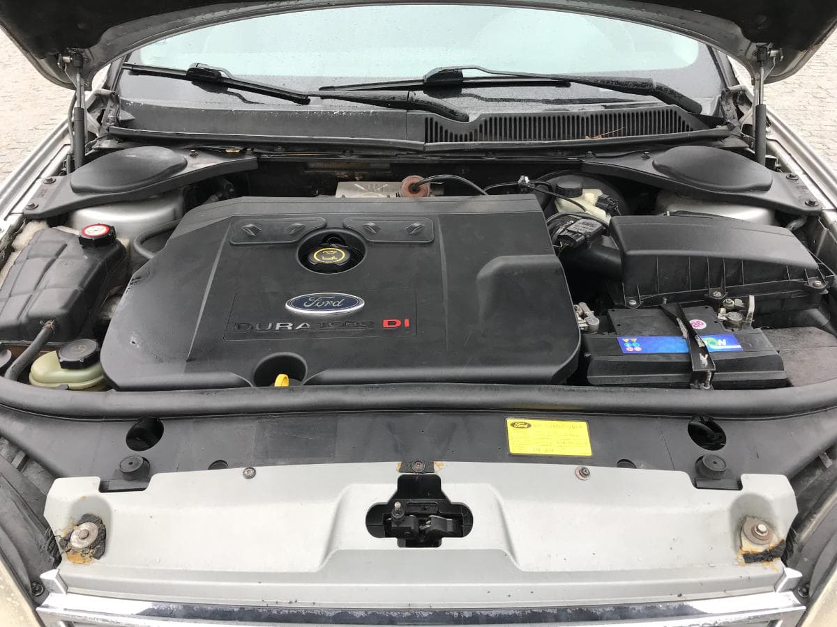 Ford Mondeo 2.0 TDCI · Ano 2001 — imagen 3