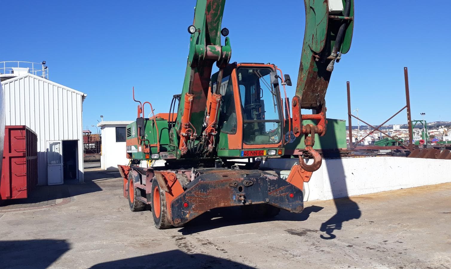 Escavadora LIEBHERR A 904 · Figueira da Foz — imagem 2