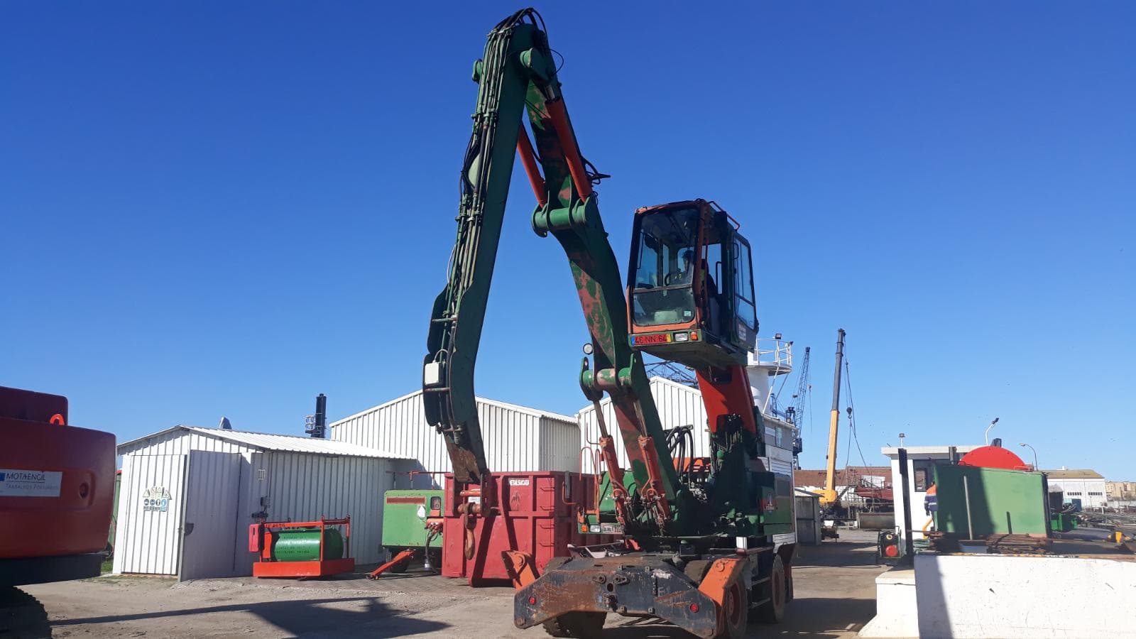 Escavadora LIEBHERR A 904 · Figueira da Foz — imagem 8