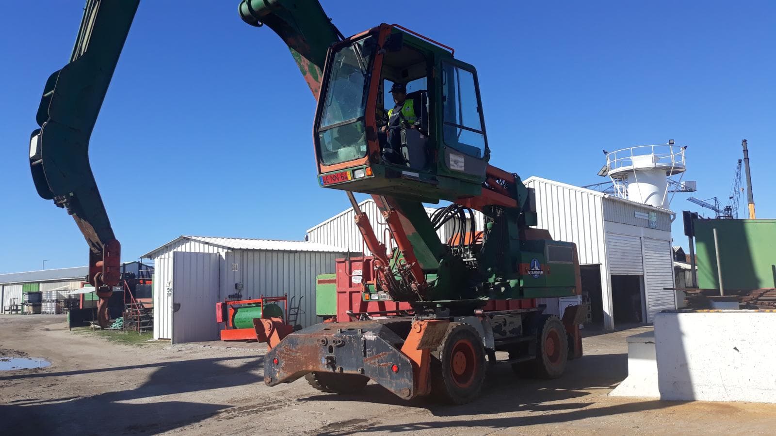 Escavadora LIEBHERR A 904 · Figueira da Foz
