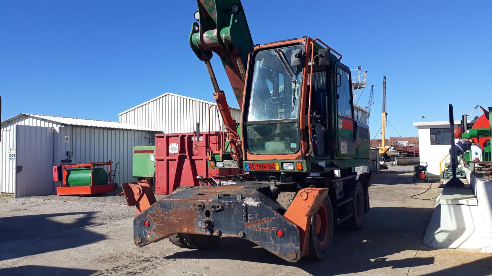 Escavadora LIEBHERR A 904 · Figueira da Foz — imagem 4
