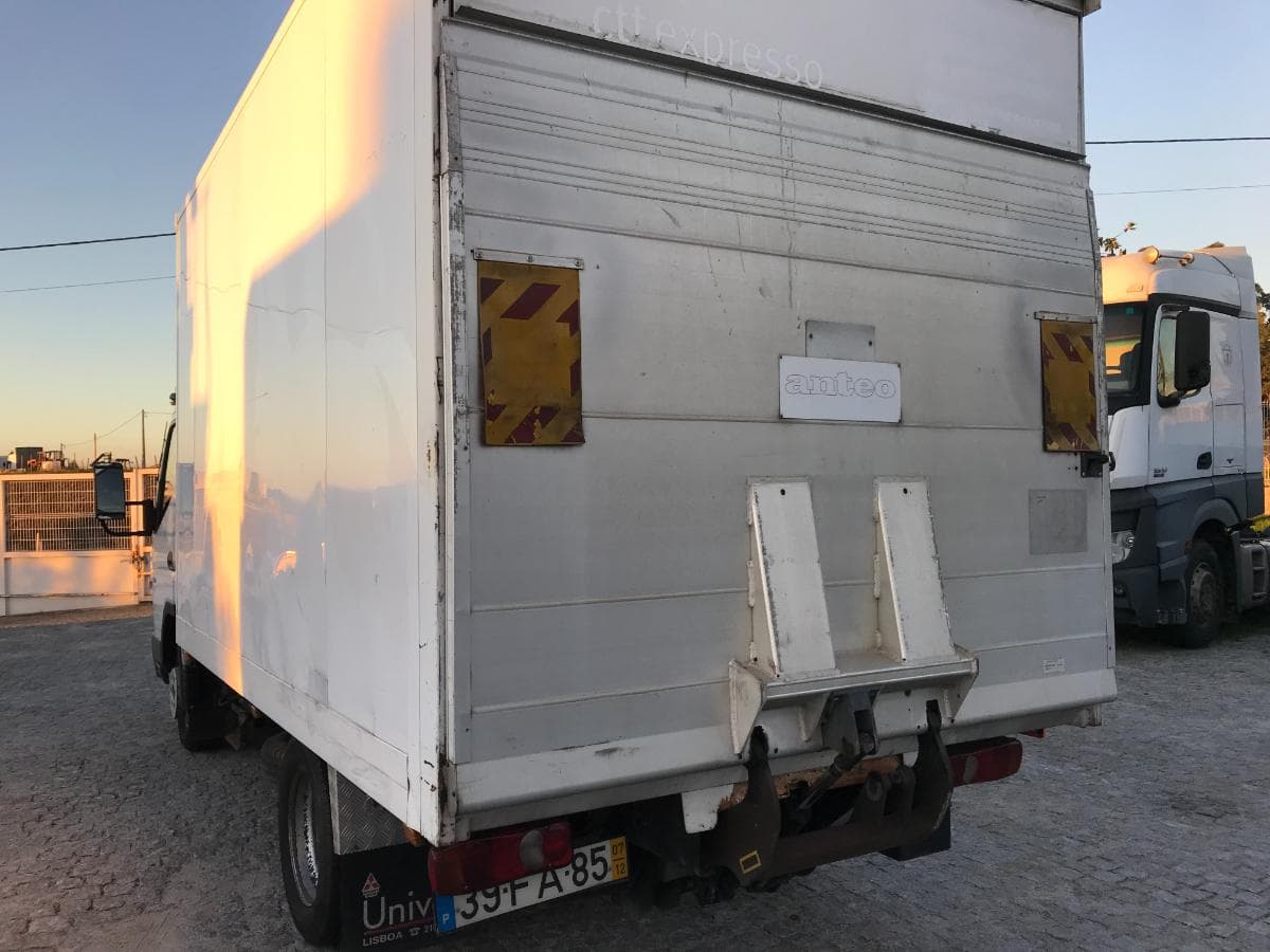 Mitsubishi Canter Fuso 3C13 Com Plataforma Elevatória · Ano de 2007 — imagen 10