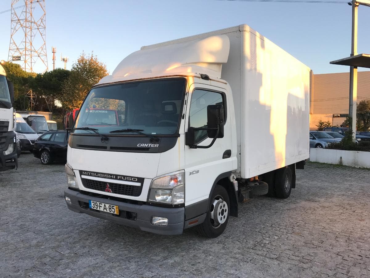 Mitsubishi Canter Fuso 3C13 Com Plataforma Elevatória · Ano de 2007 — imagen 3