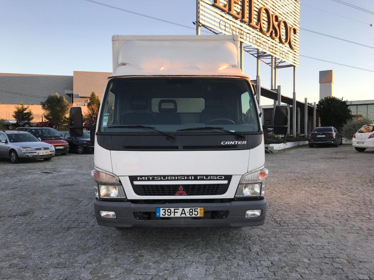 Mitsubishi Canter Fuso 3C13 Com Plataforma Elevatória · Ano de 2007 — imagen 2