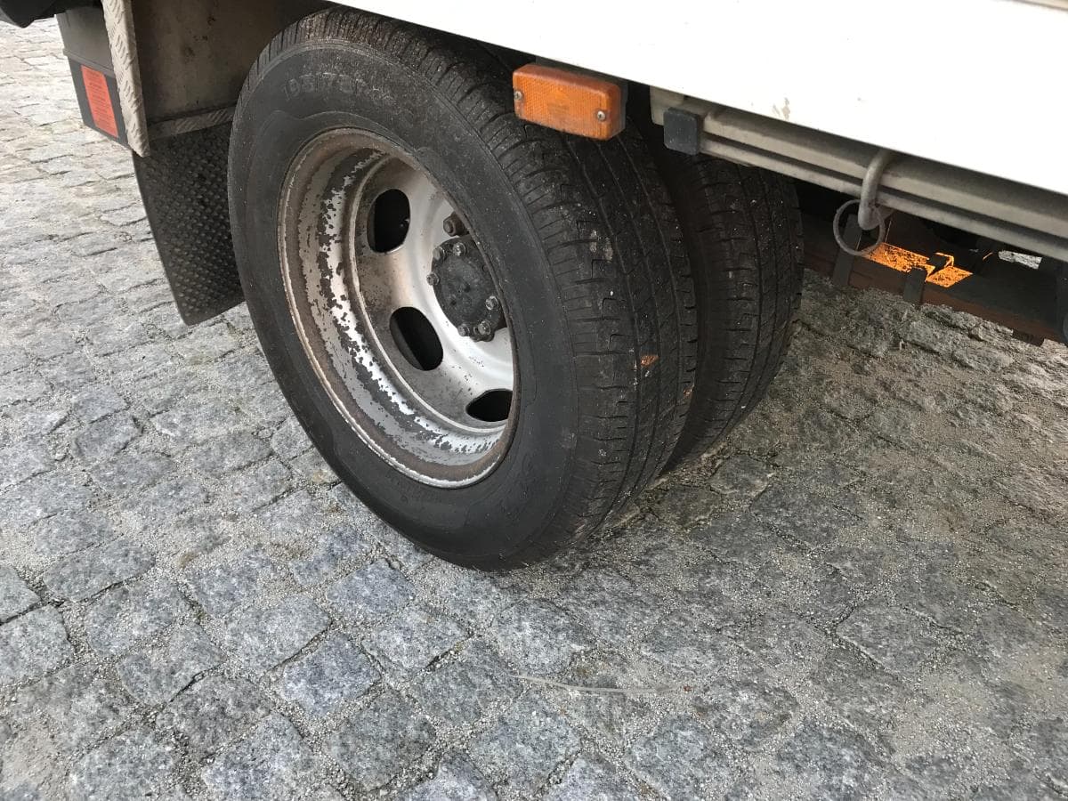 Mitsubishi Canter Fuso 3C13 Com Plataforma Elevatória · Ano de 2007 — imagen 16