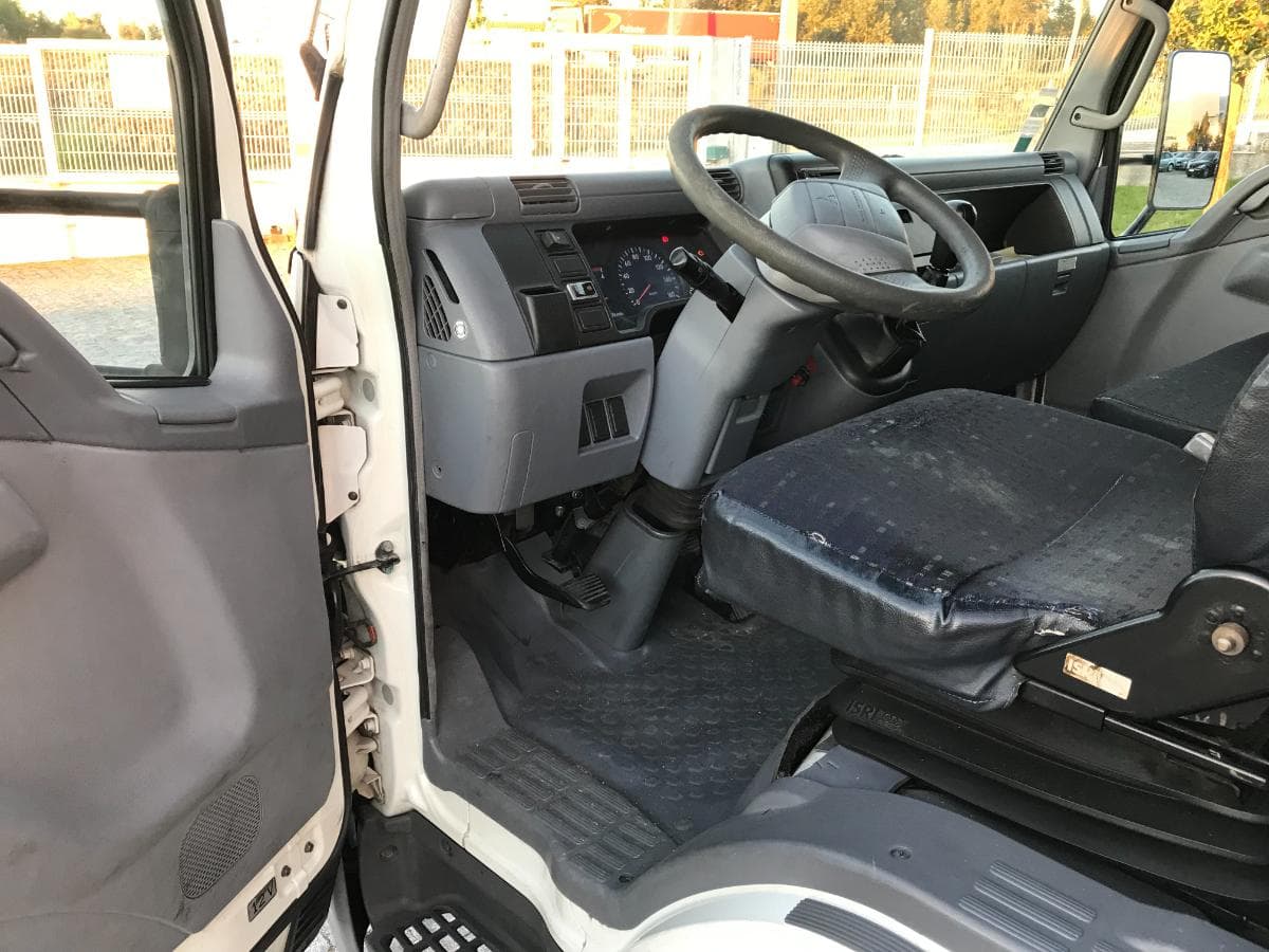 Mitsubishi Canter Fuso 3C13 Com Plataforma Elevatória · Ano de 2007 — imagen 19