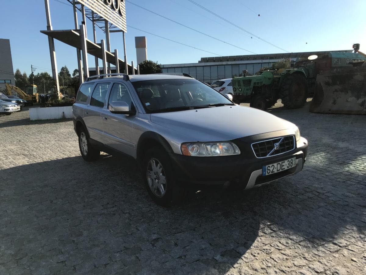 Volvo XC 70 Cross Country 2.4 D5 · Ano 2007 — imagen 1