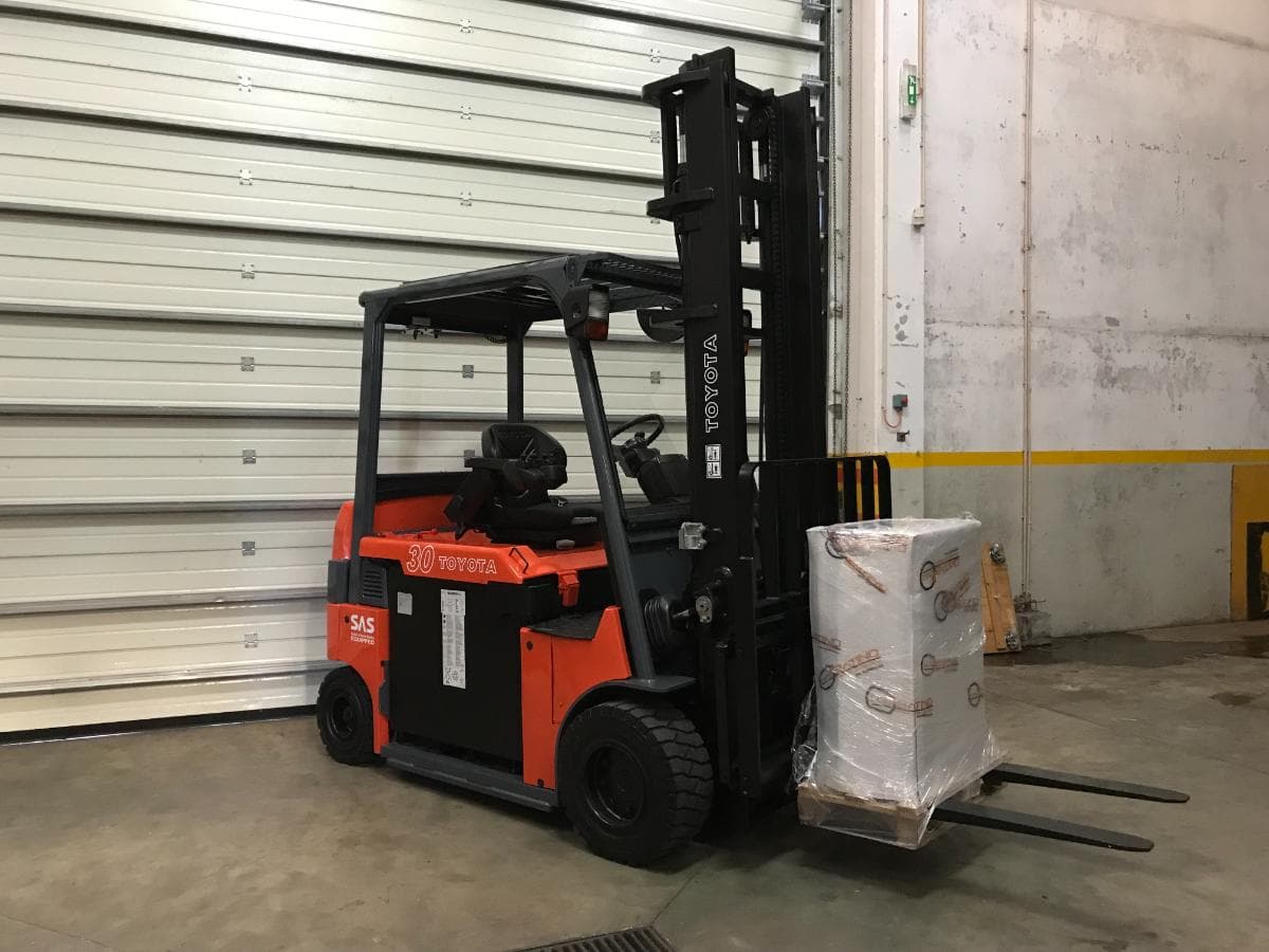 Empilhador Eléctrico Toyota 3000 KG — imagen 2