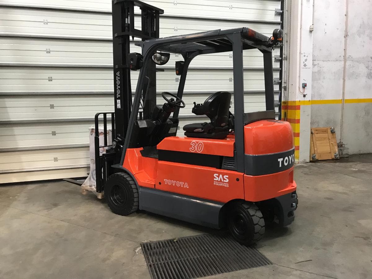 Empilhador Eléctrico Toyota 3000 KG — imagen 3