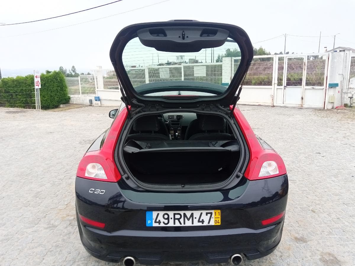 Volvo C30 R Design 1.6 D · Ano 2011 — imagen 8