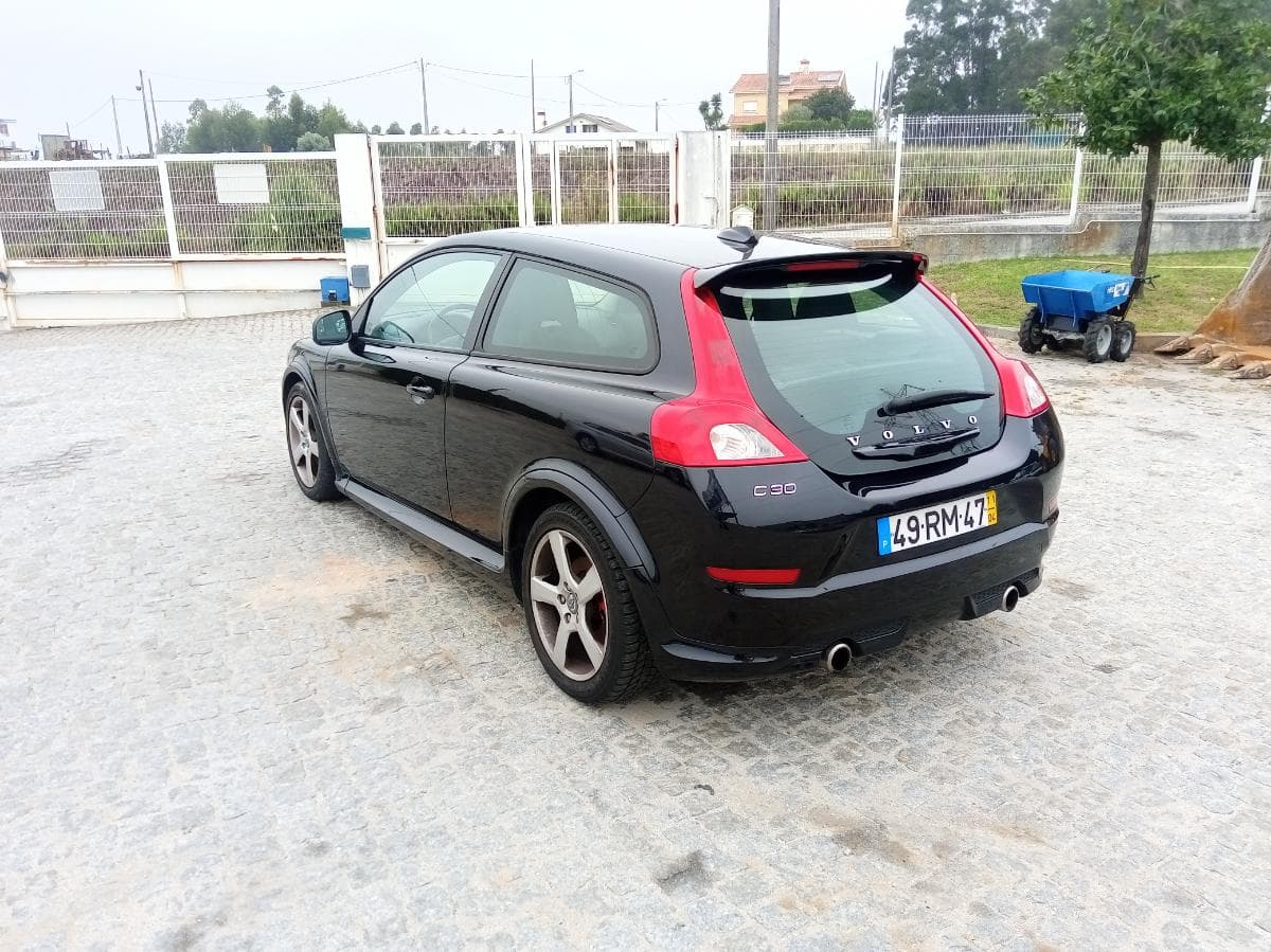 Volvo C30 R Design 1.6 D · Ano 2011 — imagen 6