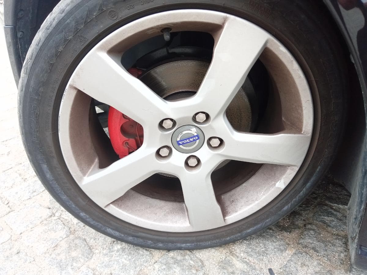 Volvo C30 R Design 1.6 D · Ano 2011 — imagen 17