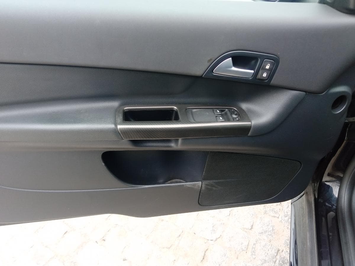 Volvo C30 R Design 1.6 D · Ano 2011 — imagen 22