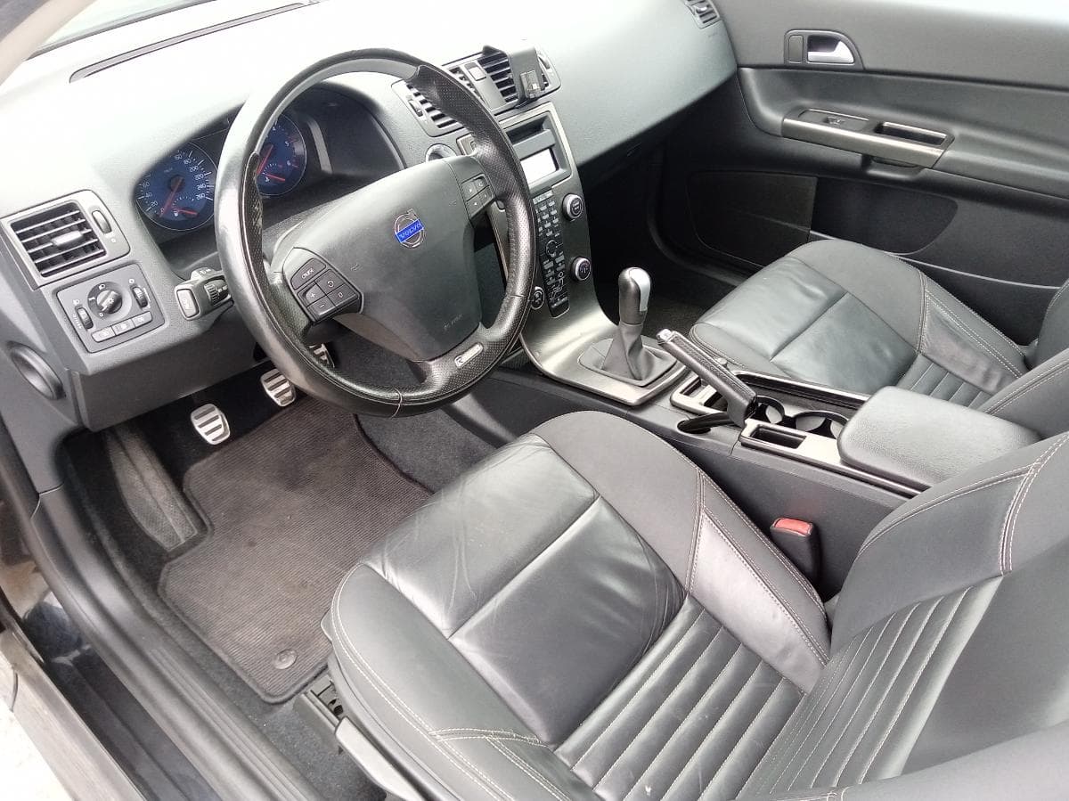 Volvo C30 R Design 1.6 D · Ano 2011 — imagen 28