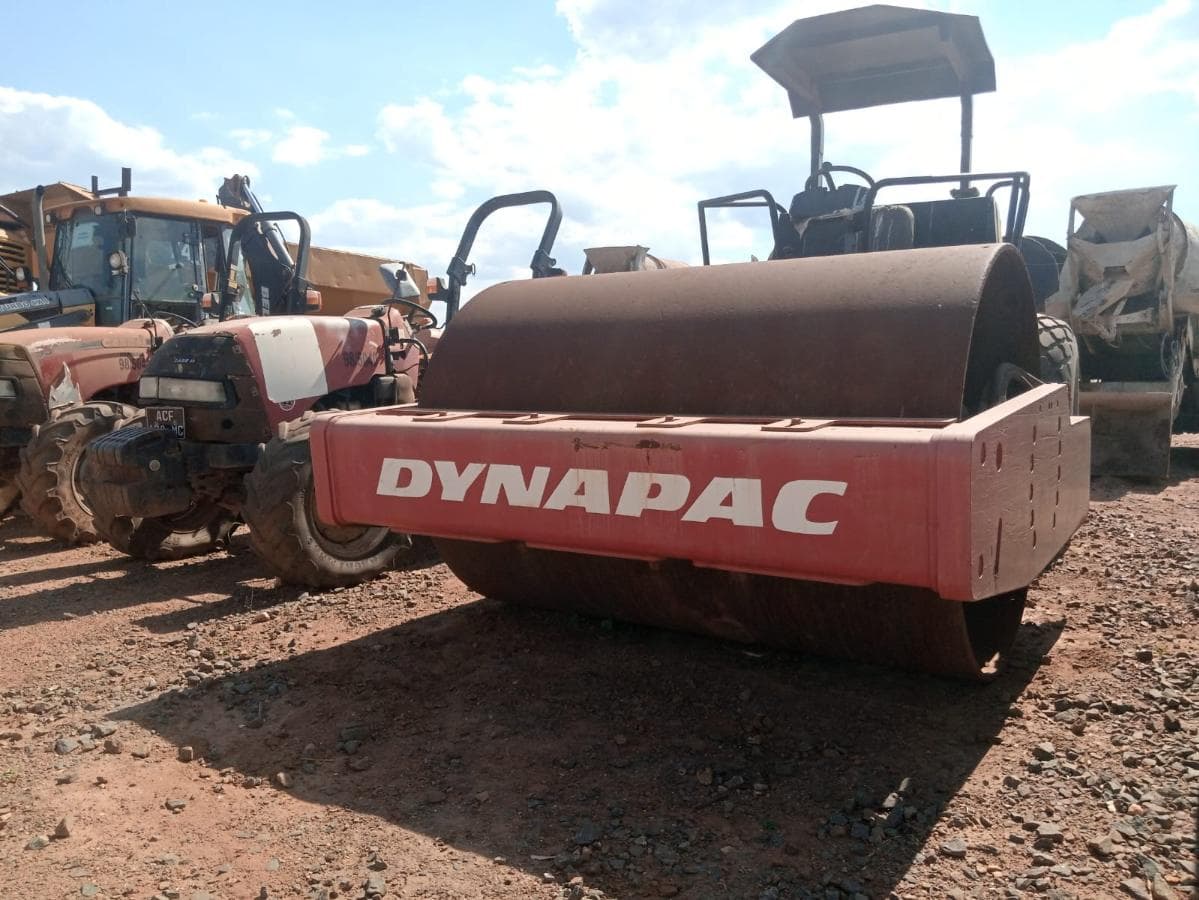 Rodillo DYNAPAC · Mocuba — imagen 6