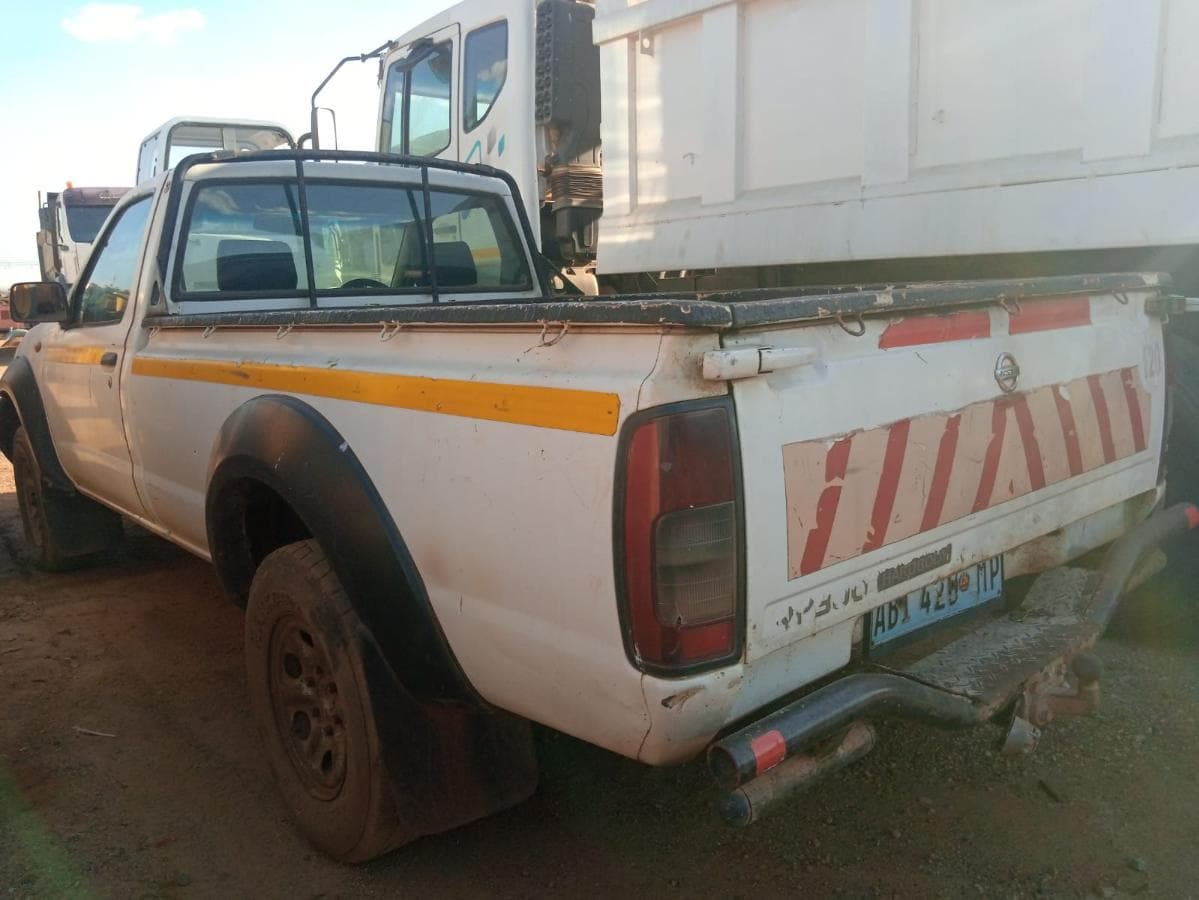 NISSAN HARDBODY 2.5 · Mocuba — imagen 5