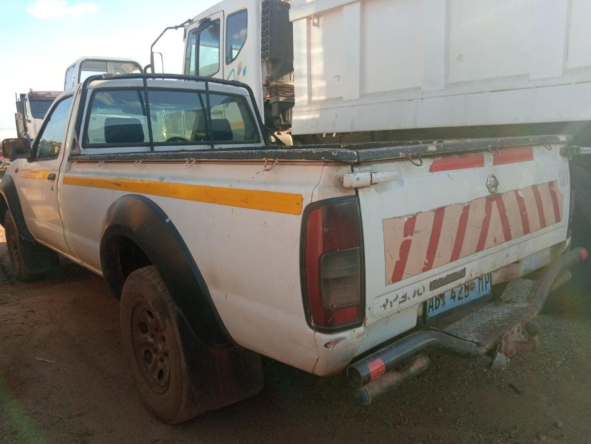 NISSAN HARDBODY 2.5 · Mocuba — imagen 4