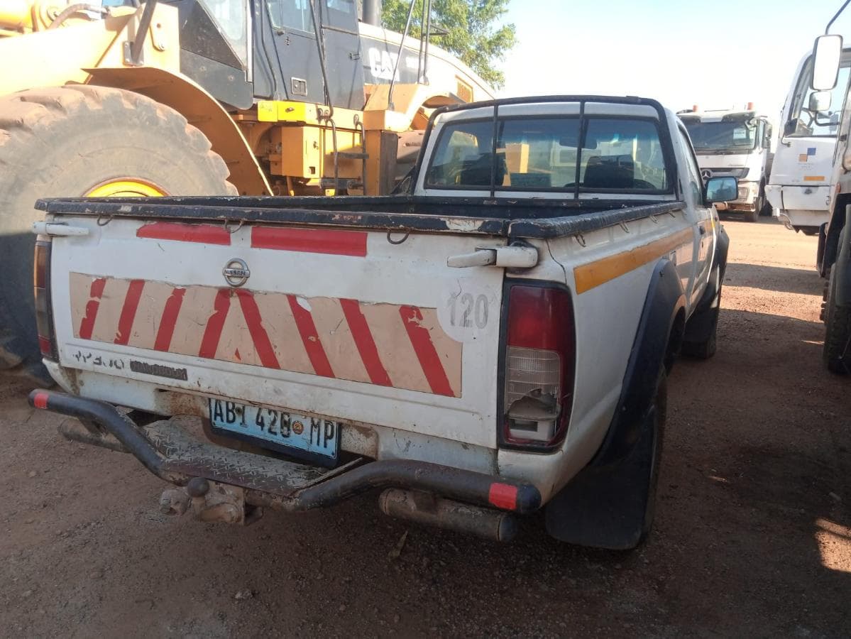 NISSAN HARDBODY 2.5 · Mocuba — imagen 6