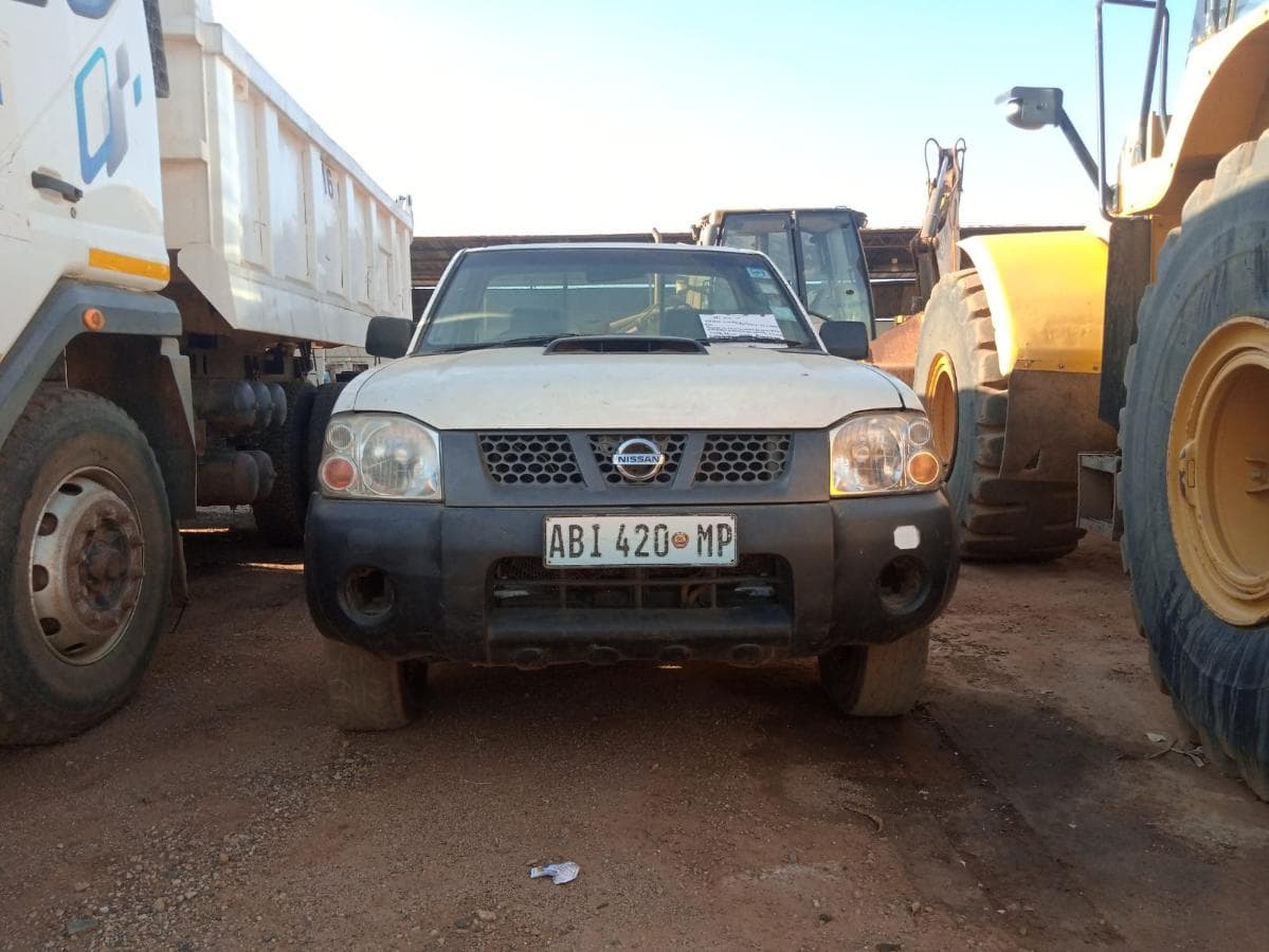 NISSAN HARDBODY 2.5 · Mocuba