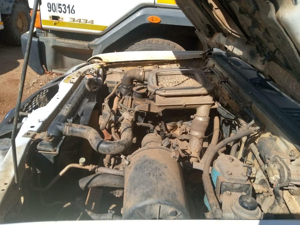 NISSAN HARDBODY 2.5 · Mocuba — imagen 13