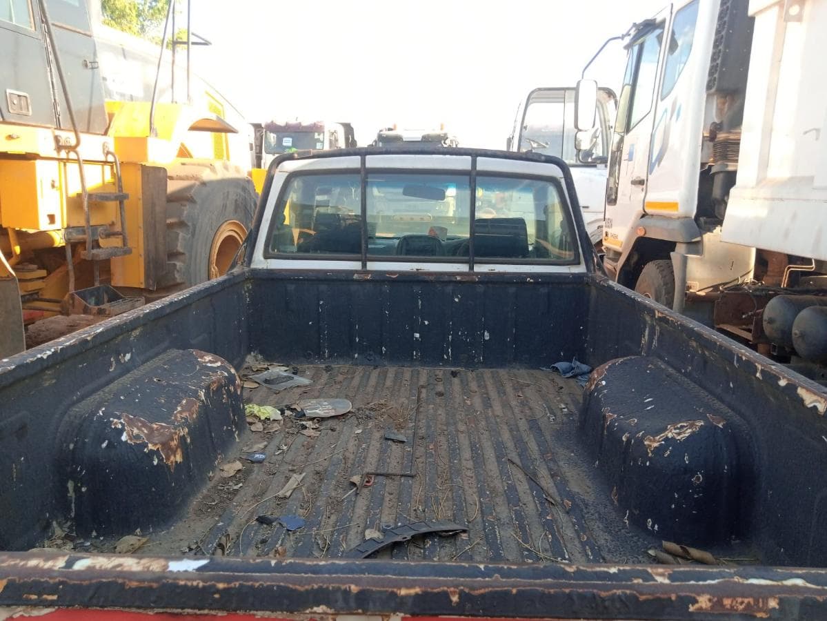 NISSAN HARDBODY 2.5 · Mocuba — imagen 14