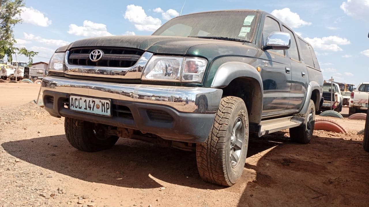 TOYOTA HILUX · Mocuba