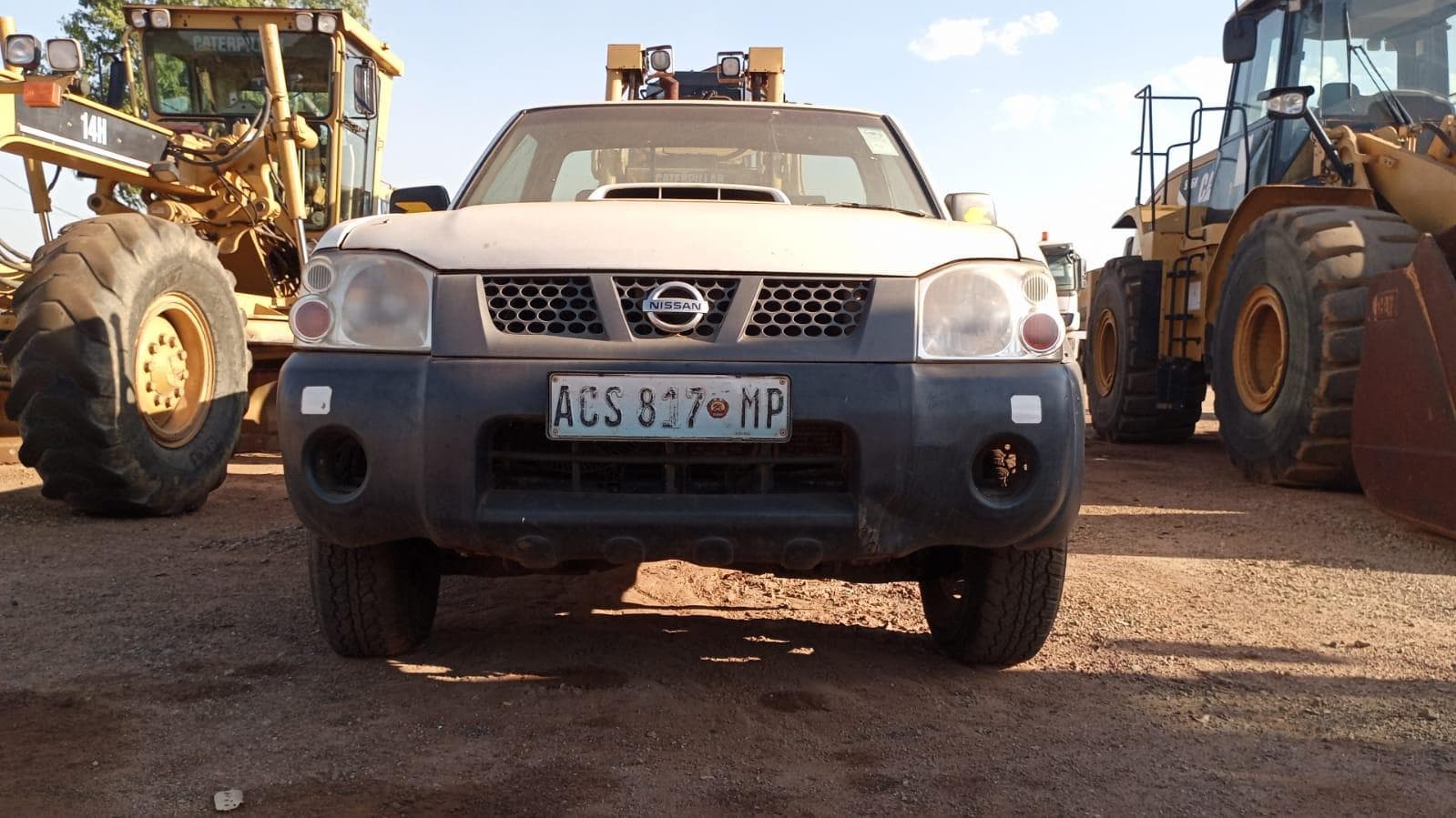 NISSAN HARDBODY 2.5 · Mocuba