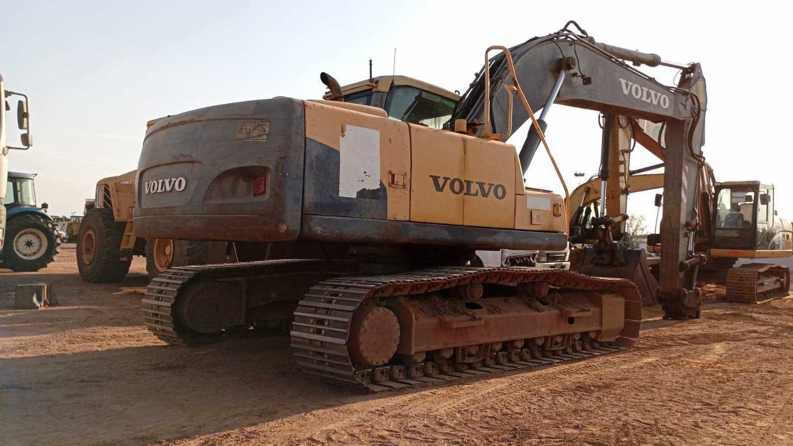 Escavadora de Rastos 20 T · Mocuba — imagen 2