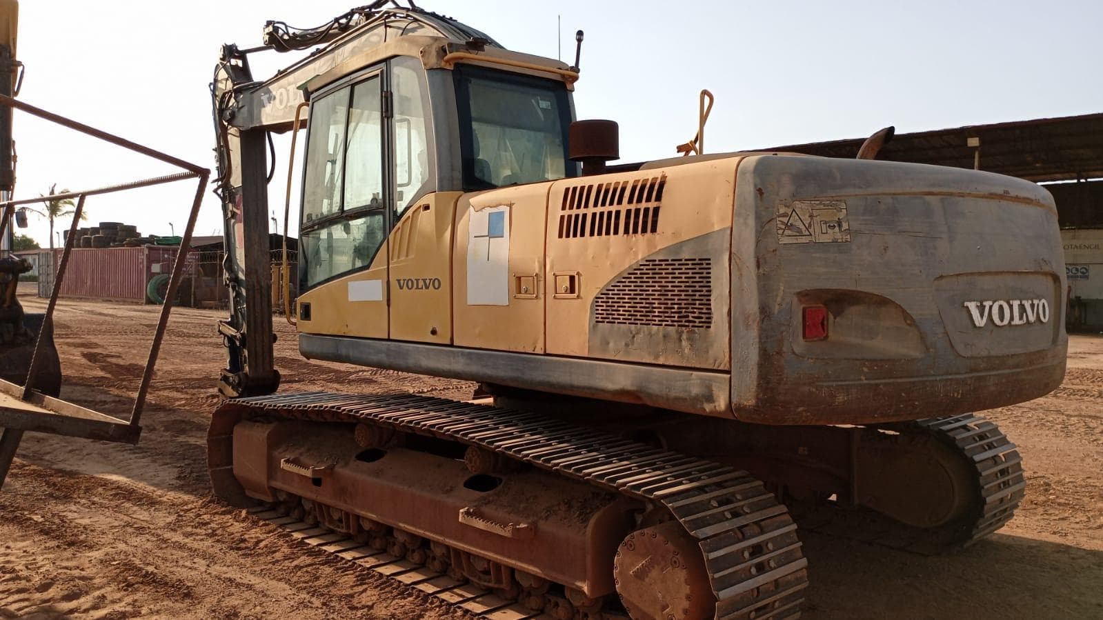 Escavadora de Rastos 20 T · Mocuba — imagen 6