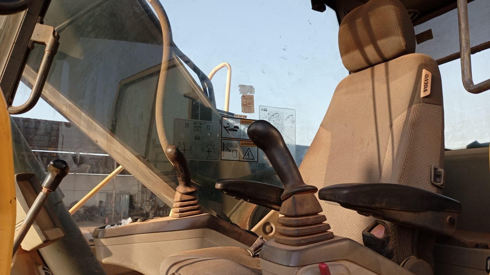 Escavadora de Rastos 20 T · Mocuba — imagen 13